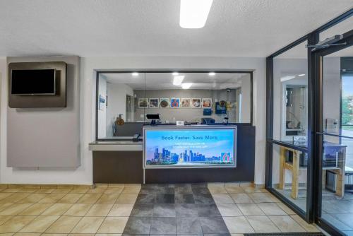 לובי, Motel 6 Lexington, KY - East I-75 in לקסינגטון(קאי ואי)