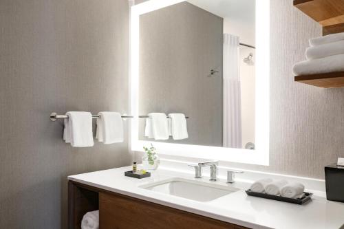 Staybridge Suites - Rochester - St Mary’s Area an IHG Hotel - image 10