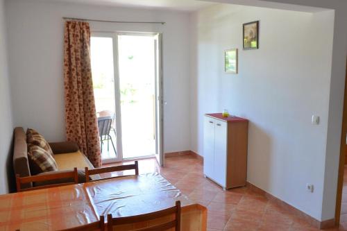 Apartments by the sea Gradac, Makarska - 13681