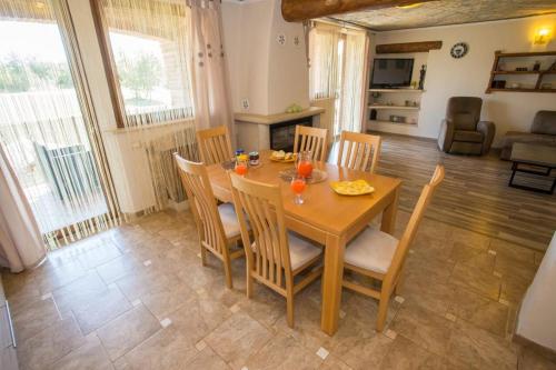 Family friendly apartments with a swimming pool Nova Vas, Porec - 14167