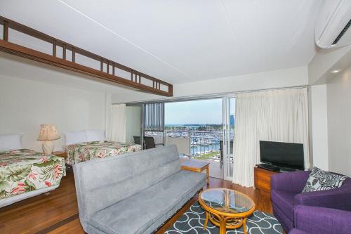 Ilikai Tower 733 Yacht Harbor View 1BR - main image