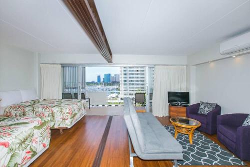 Ilikai Tower 733 Yacht Harbor View 1BR - image 11