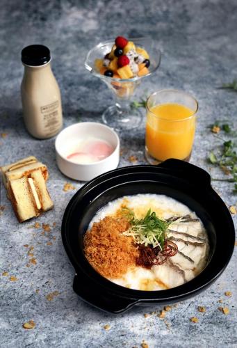 Food and beverages, Oasia Resort Sentosa by Far East Hospitality near S.E.A Aquarium