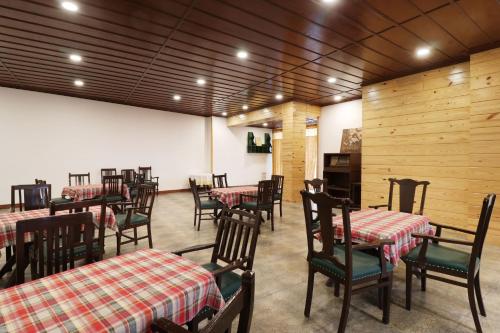 Hotel Himalayan Club in Jhula Ghar