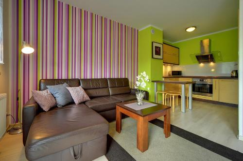 Nowoczesne Apartamenty Sun Seasons 24 w Karpaczu z Parkingiem by Noclegi Renters - image 4