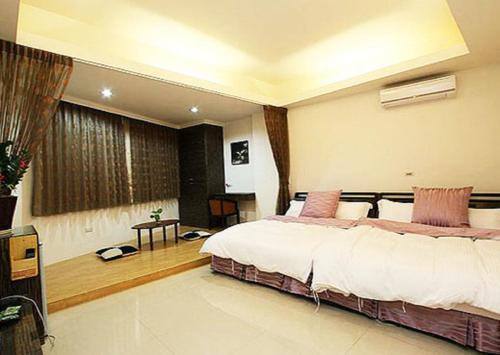 2 queen beds