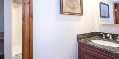 Three-Bedroom Apartment image 10