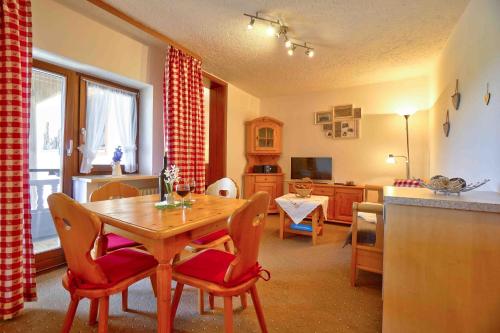 2 bedrooms, 2 beds