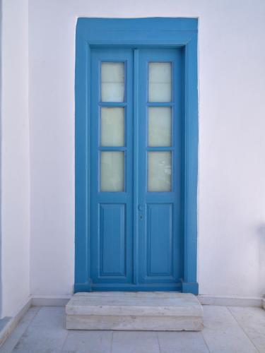 Entrance, Retreat Paros - The Door Apartment in Paros Island