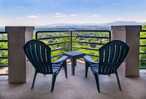Marys Dream with Mountain Views and Community Pool in Sevierville, USA