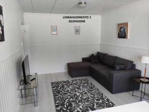 2 twin beds, 1 sofa bed