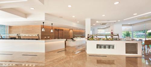 Globales Cala Bona Suites - image 7