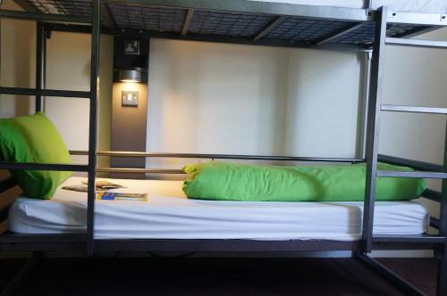 1 twin bed