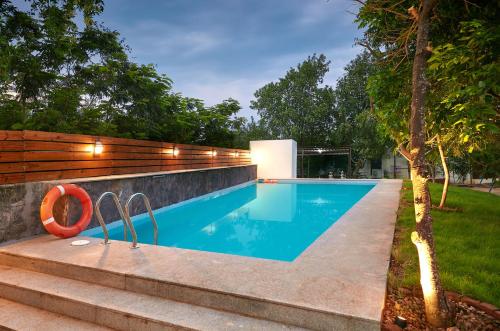 Swimming pool, Bodhi Woods Resort in Mamallapuram