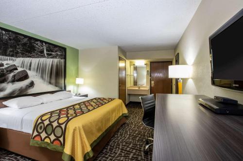 Super 8 by Wyndham Wichita East