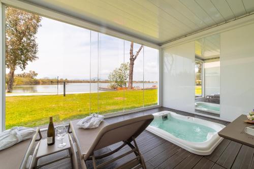 King Suite with Jacuzzi and Lake View