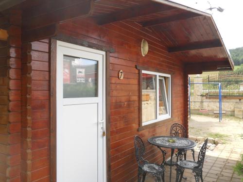 Pension, Camping & Biker Station zur Deutschen Eiche, Ciocăneşti (foto 5)