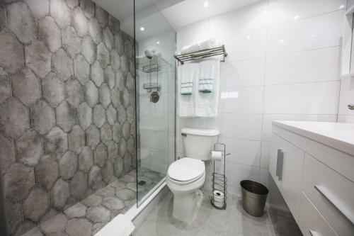 ESJ Towers by Chana - main image