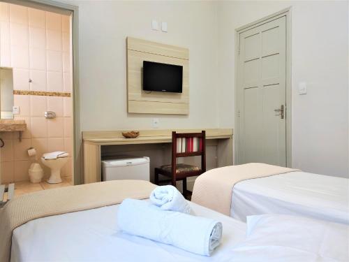 2 twin beds