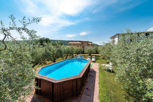 泳池, Villa degli Ulivi in 奇維泰拉德爾特龍托