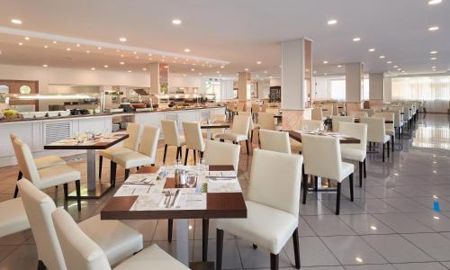 Grupotel Alcudia Suite - image 6