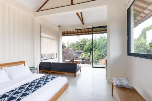 Contemporary Artisanal Studio Apartment in Ubud