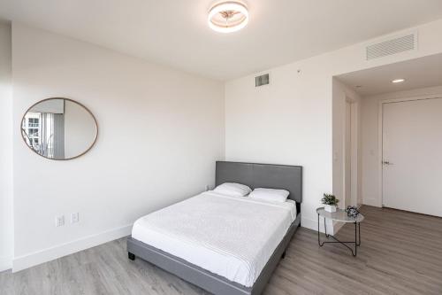 Downtown Miami Luxury Rental - image 3