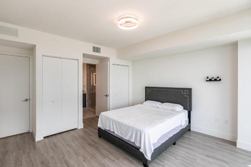 Downtown Miami Luxury Rental - image 5