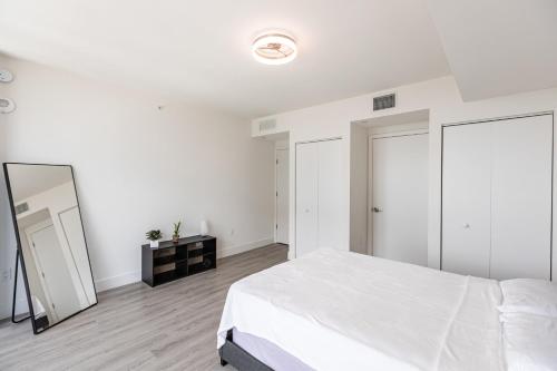 Downtown Miami Luxury Rental - image 6