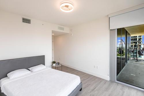 Downtown Miami Luxury Rental - image 8