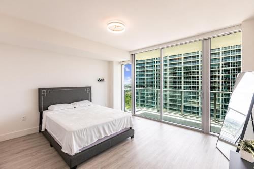Downtown Miami Luxury Rental - image 10