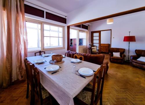 FLH Loule Balcony Family Apartment