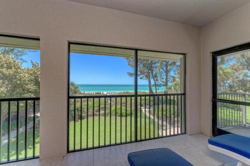 Sea Grape Inn8- BEACHFRONT Property secondary