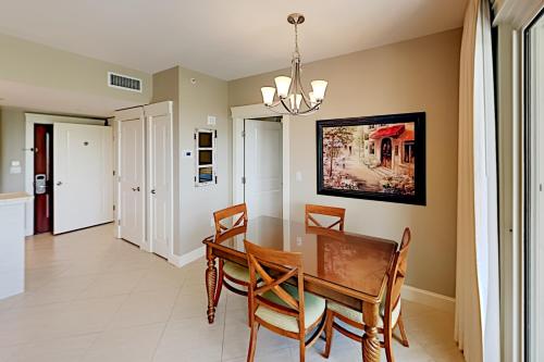 Exceptional Vacation Home in Miramar Beach condo - main image