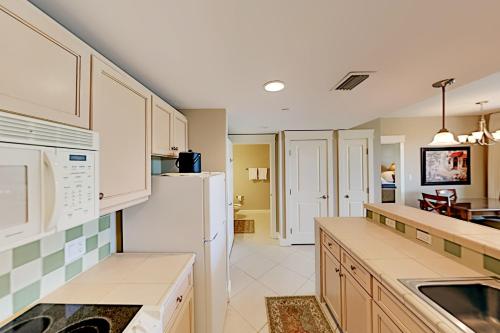 Exceptional Vacation Home in Miramar Beach condo - image 8