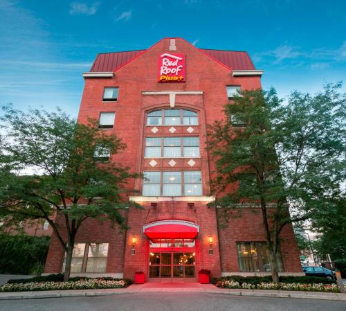 Photo - Red Roof Inn PLUS+ Columbus Downtown - Convention Center