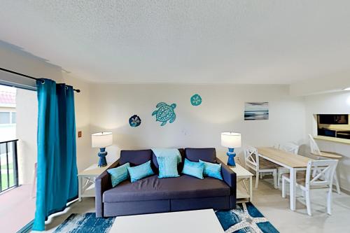 Pelican Inlet - Top Floor Corner - Walk to Beach! condo - image 2