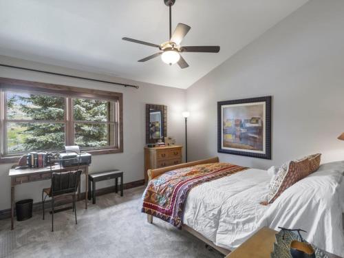 3 BDR Condo Close to Bus Stop Near Main St - image 8