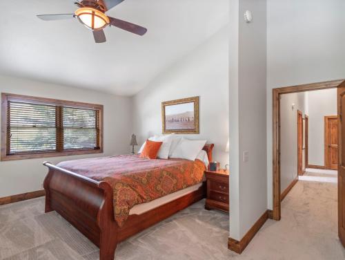 3 BDR Condo Close to Bus Stop Near Main St - image 10