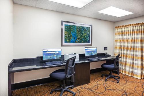 Comfort Inn Sherman - image 12