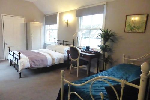 The Crown Inn, Kemerton Room Type - Triple Room