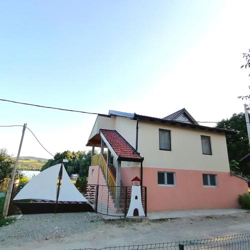 Captain's house on the Danube river - image 11