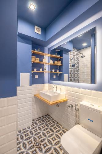 Designer & Cozy 2BD Flat with a parking in the city center by Flat Mаnager