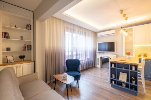 Designer & Cozy 2BD Flat with a parking in the city center by Flat Mаnager, Sofia (Foto 9)