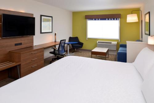 Holiday Inn Express & Suites - Ottumwa, an IHG Hotel