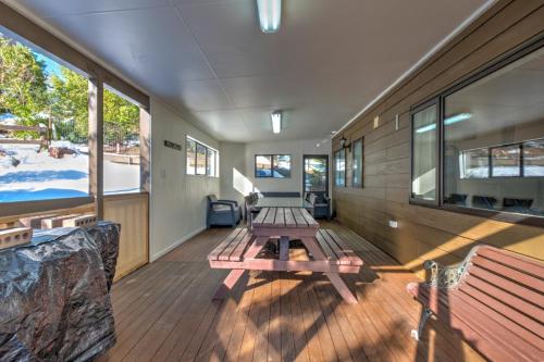 19A Alpine Avenue - Tap to explore photos