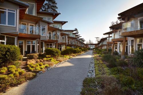 Cox Bay Beach Resort in Tofino, Canada