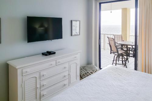 Summer House on Romar Beach V - image 9