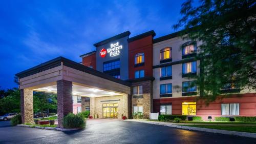 Best Western Plus Harrisburg East Inn and Suites - Hotel - Harrisburg