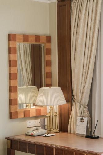 room detail thumbnail 2